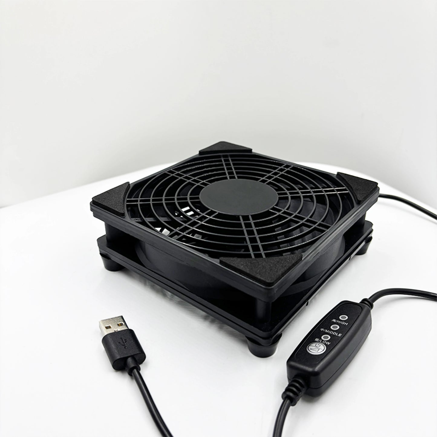 1pc USB supports 3-speed adjustment. The computer fan is silent. The 5V power supply fan is equipped with a speed controller, su