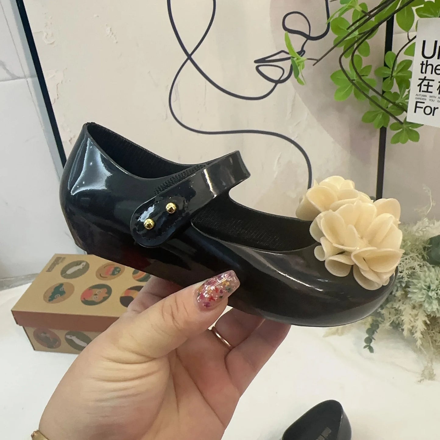 2025 New Style Girls Princess Fashion sandal Children's Jelly Shoes Summer Kids Camellia Single Comfortable Beach shoes HMI149
