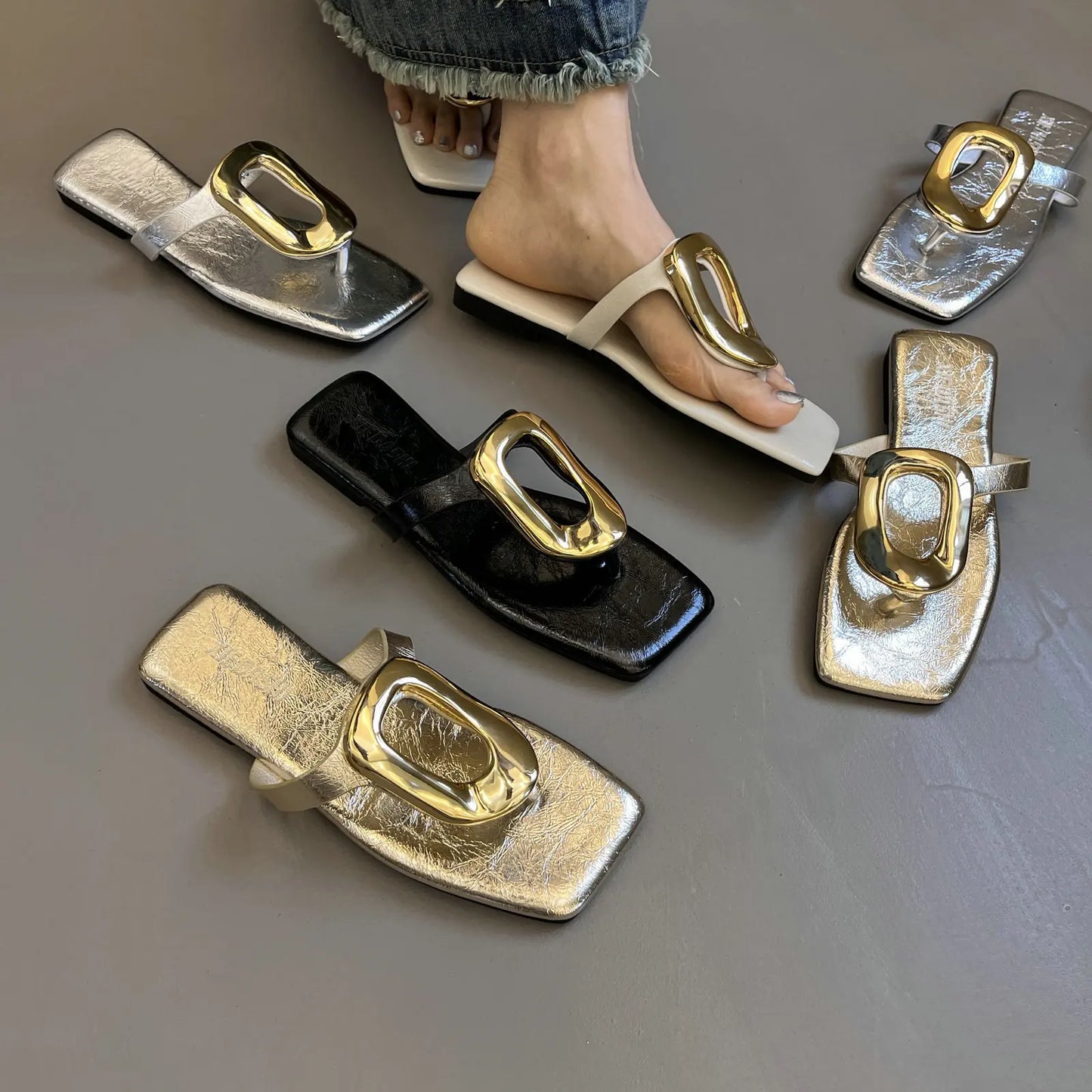 Women's Summer Square Toe Open Toe Flip-Flops Slipper Outdoor Versatile Toe Clip Casual Flat Metal Buckle Niche Sandals