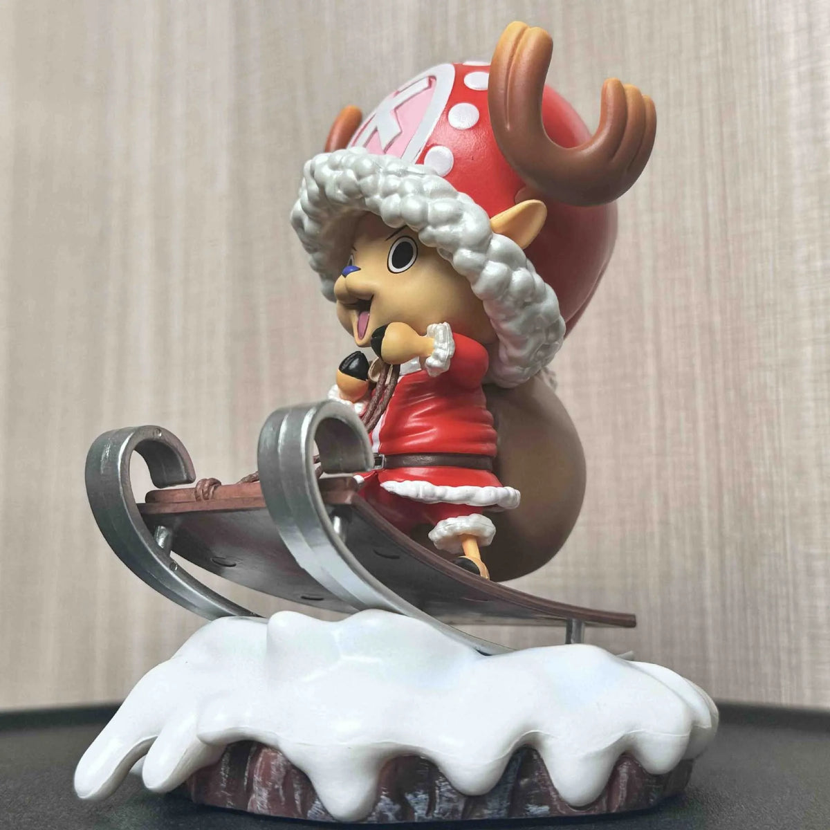 One Piece Christmas sled, large Christmas Joba figurine, model box, anime wholesale ornament