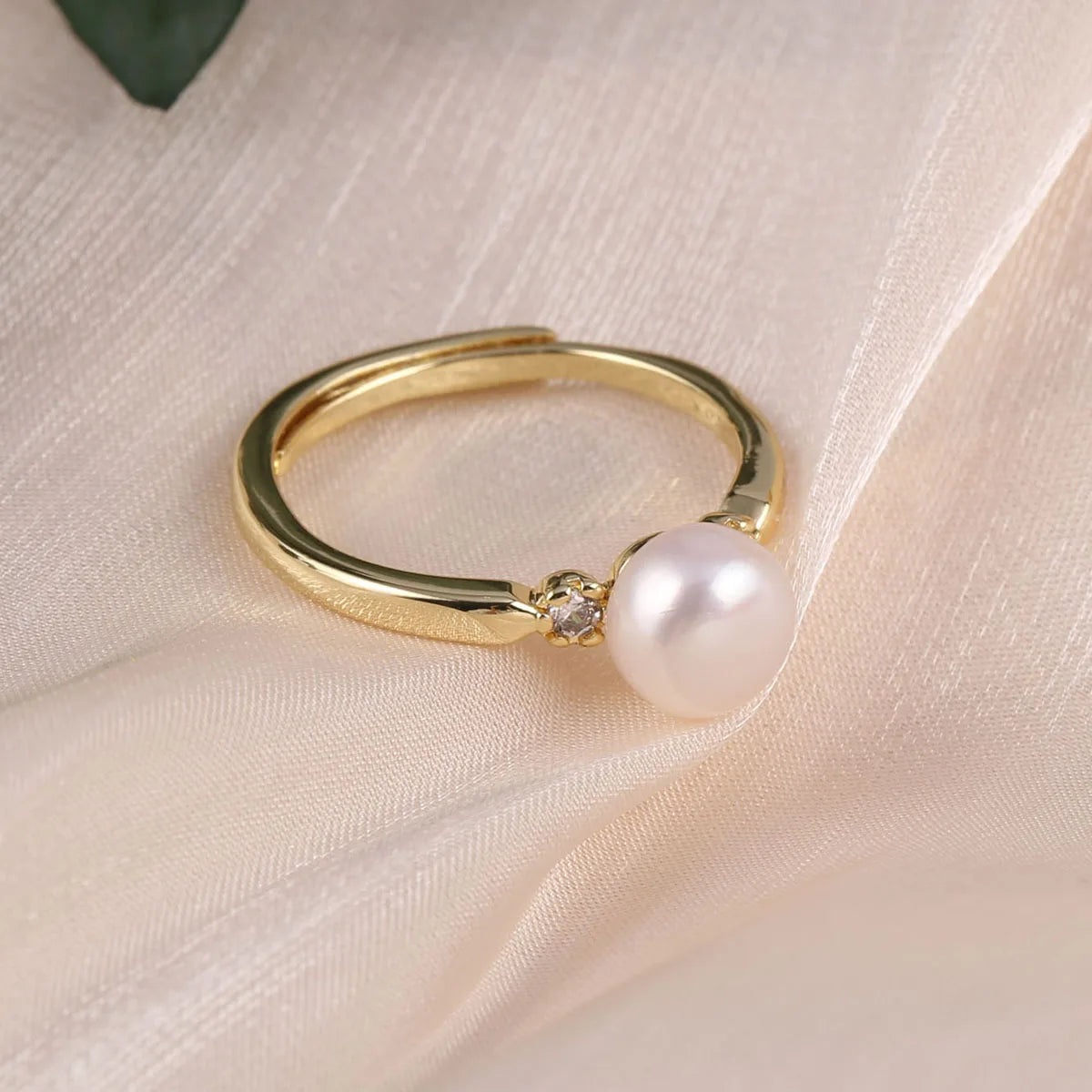 Natural Freshwater Pearl Rings For Women Zinc Alloy Female Ring Fine Jewelry Stackable Ladies Wedding Jewelry Friendship Gift