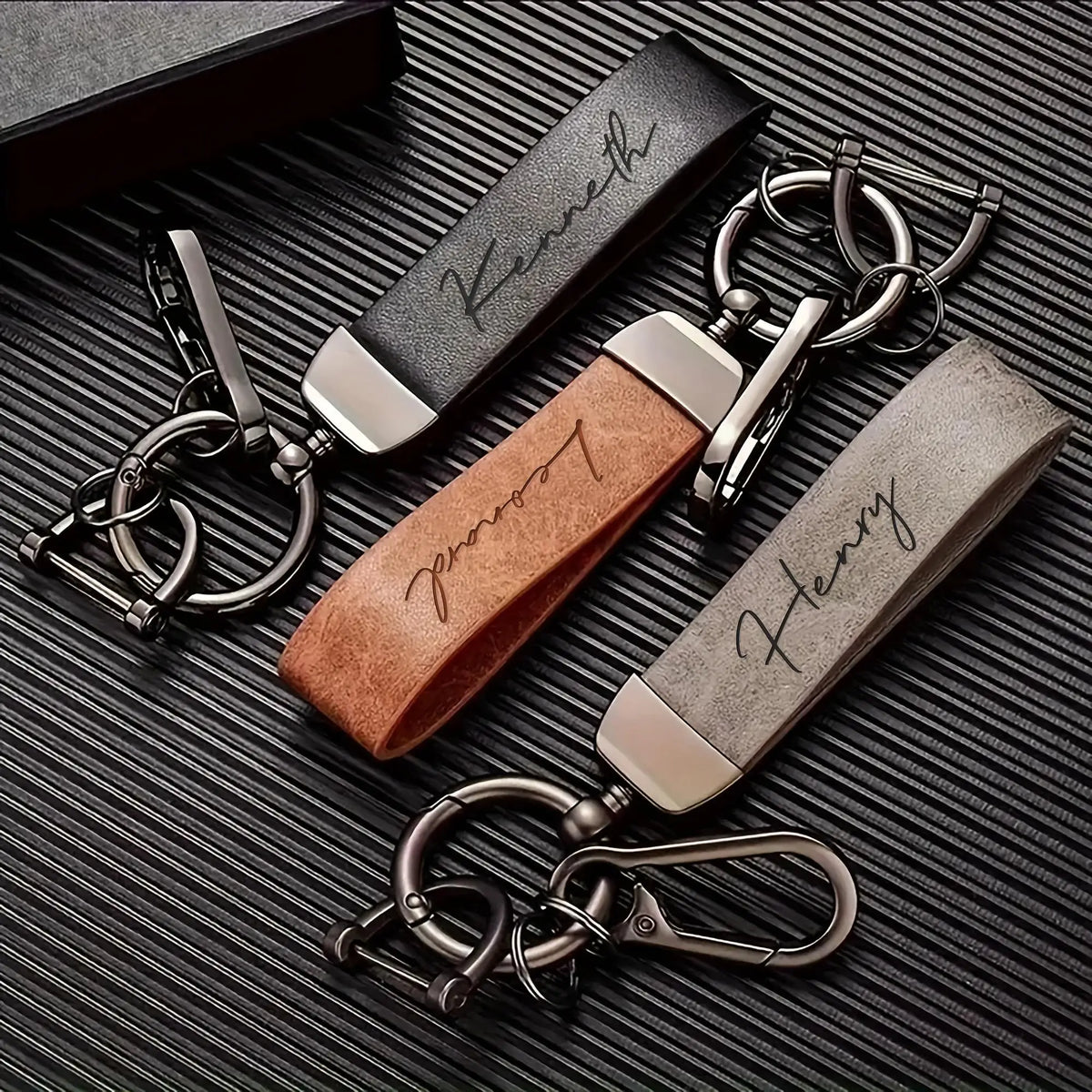 Custom Name Leather Keychain with Zinc Alloy, Personalized Text Key Tag,Ideal Gift for Him on Father's Day Valentine's Christmas