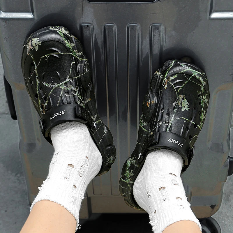 Men Camouflage Print Clogs Non-slip Breathable Garden Shoes Adjustable Strap Beach Sandals Outdoor Water Shoes Casual Slippers
