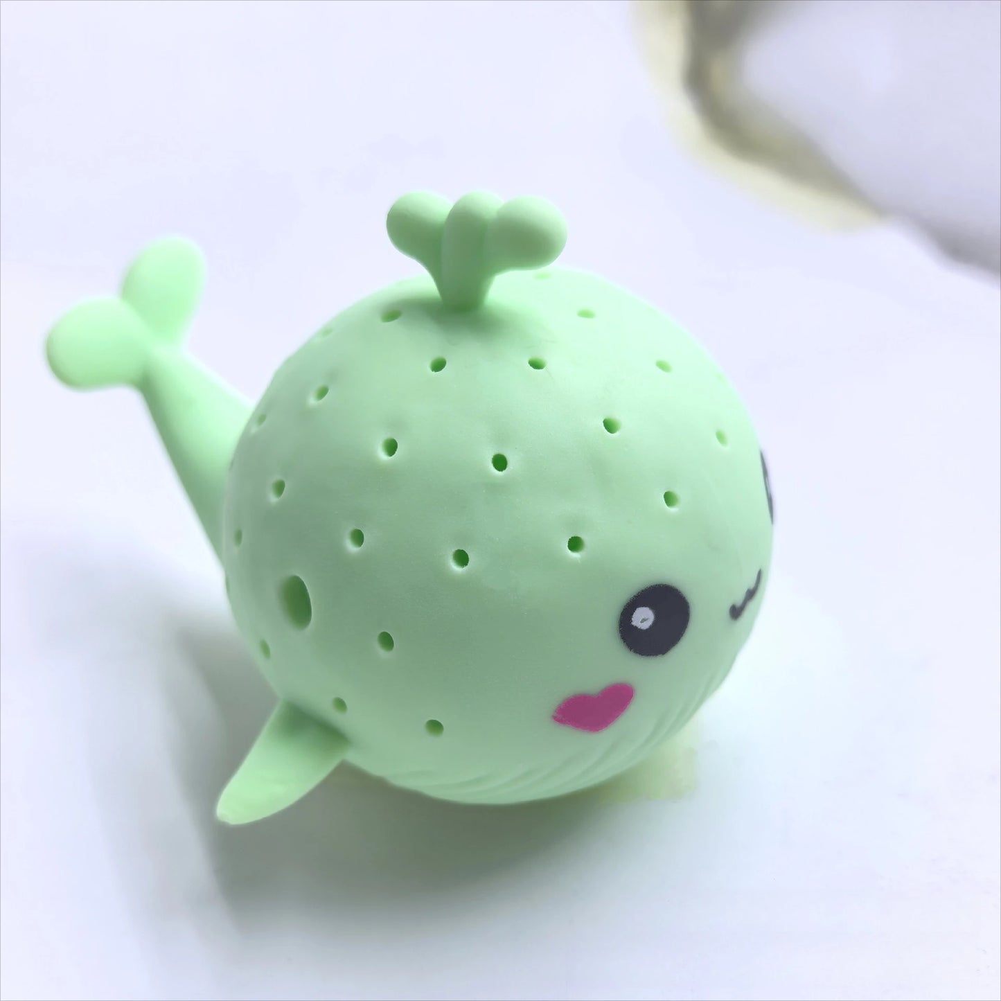 Baby Bath Toys Sponge Water Absorbing Whale Squeezing Stress Relief Toys Summer Swimming Play Water Toy for Children Squishy Kid