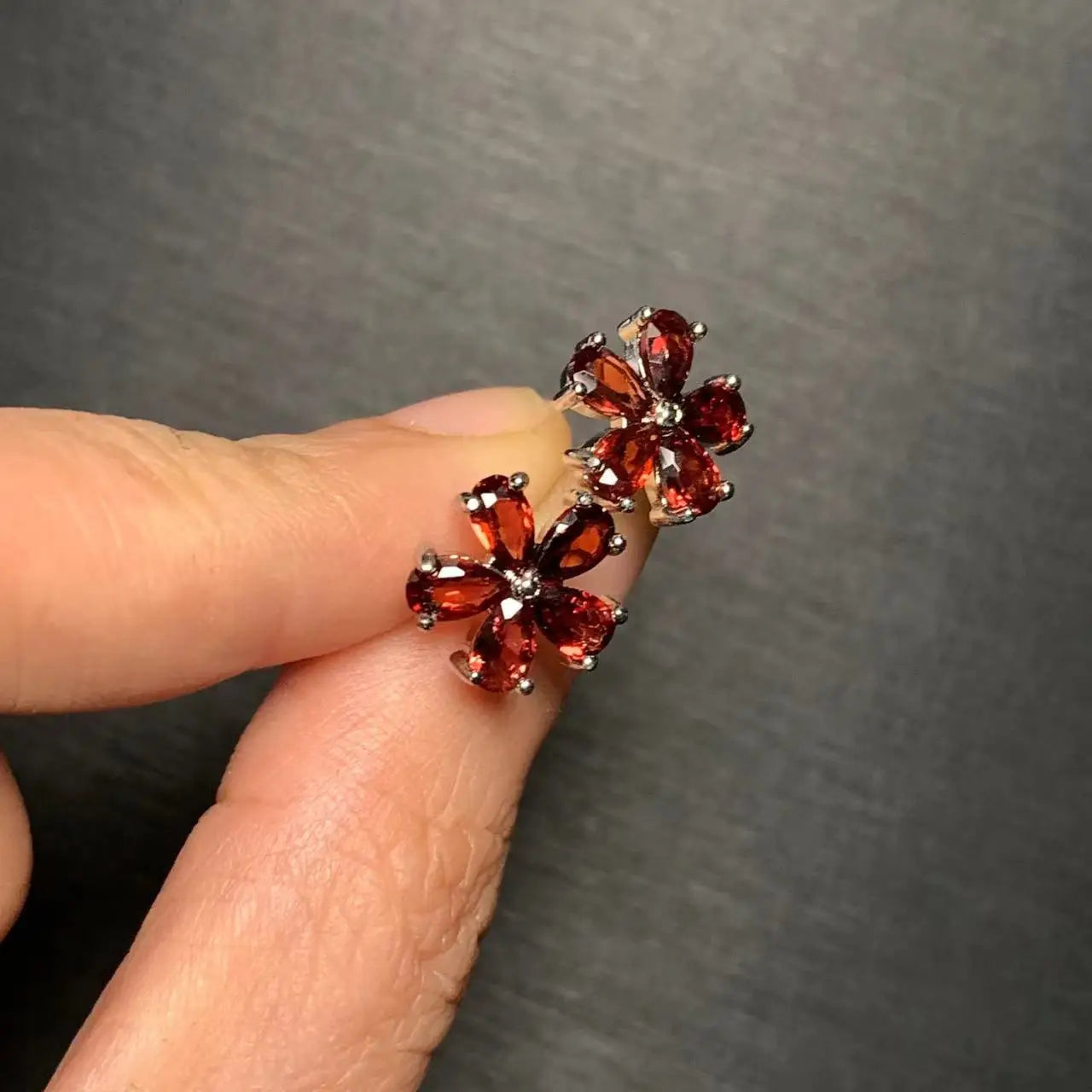 Natural Garnet 925 Sterling Silver Stud Earrings For Women Jewelry Gift Simple Jewelry CUTE Flower