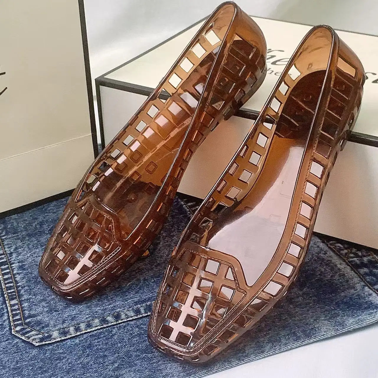 Spring and Summer New Korean Style Transparent Crystal Shoes for Women, Comfortable Closed-Toe Hollow Sandals, Soft and Fashionable Dongdaemun Jelly Shoes, Slip-On Slippers