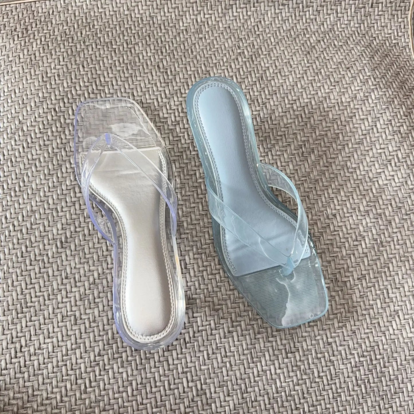 New Women's Jelly Slippers Summer 2026 Ladiies Outdoor Versatile Fashion Beach Sandals Low Heeled Crystal Flip Flops 36-41