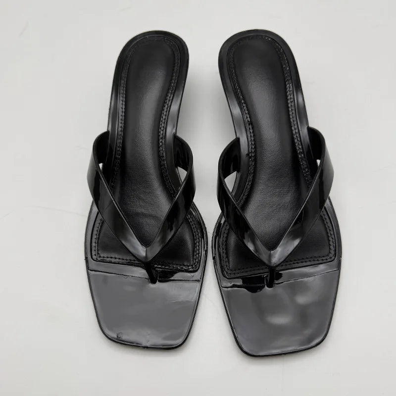 New Women's Jelly Slippers Summer 2026 Ladiies Outdoor Versatile Fashion Beach Sandals Low Heeled Crystal Flip Flops 36-41