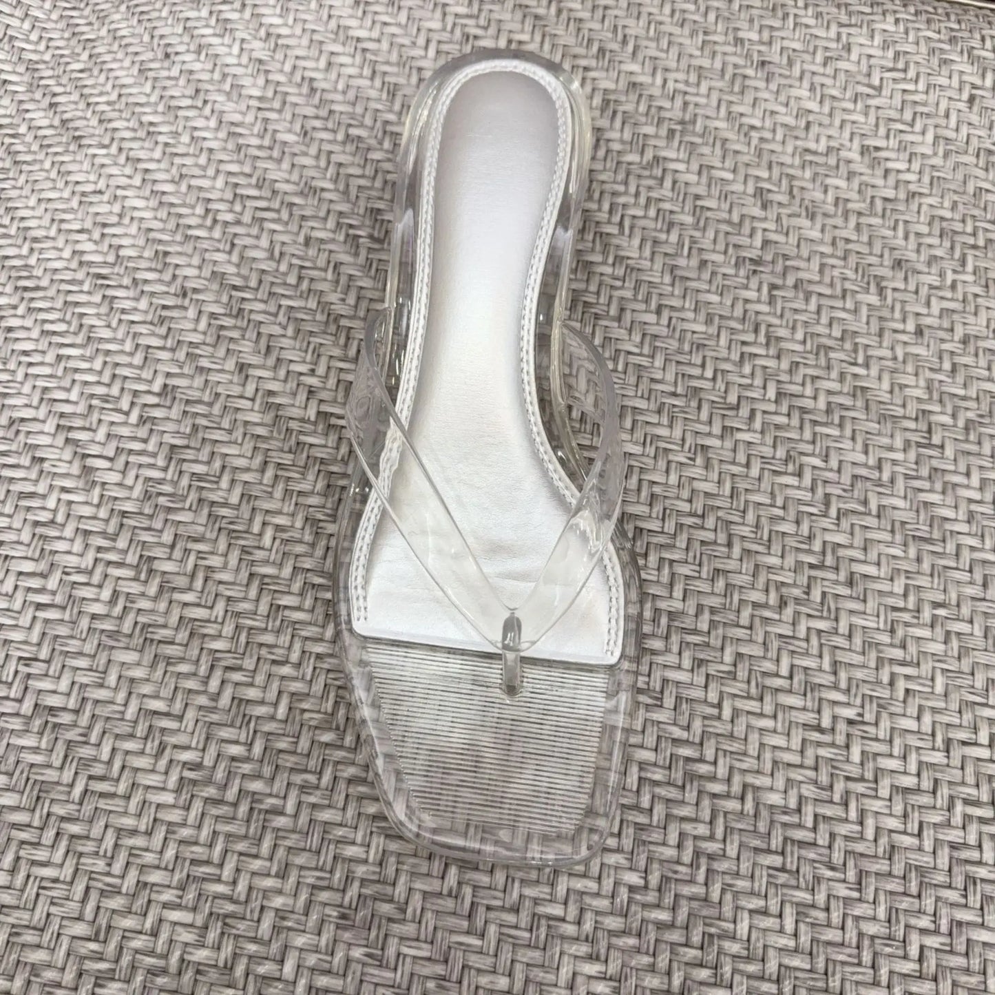 New Women's Jelly Slippers Summer 2026 Ladiies Outdoor Versatile Fashion Beach Sandals Low Heeled Crystal Flip Flops 36-41