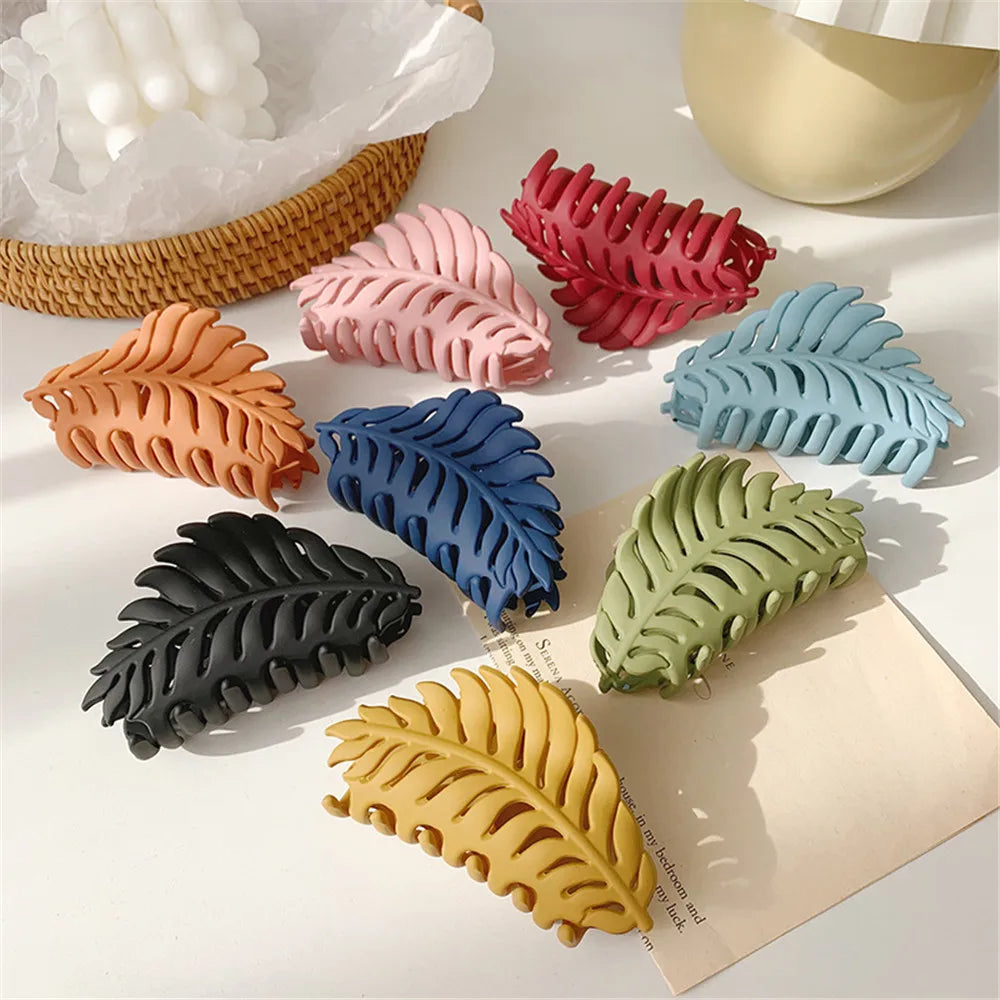 Matte Leaf Shape SolidColor Hair Claw for Women Frosted Grab Clip Bun Hair Accessories Styling Tool Ins Simple All-Match Hairpin