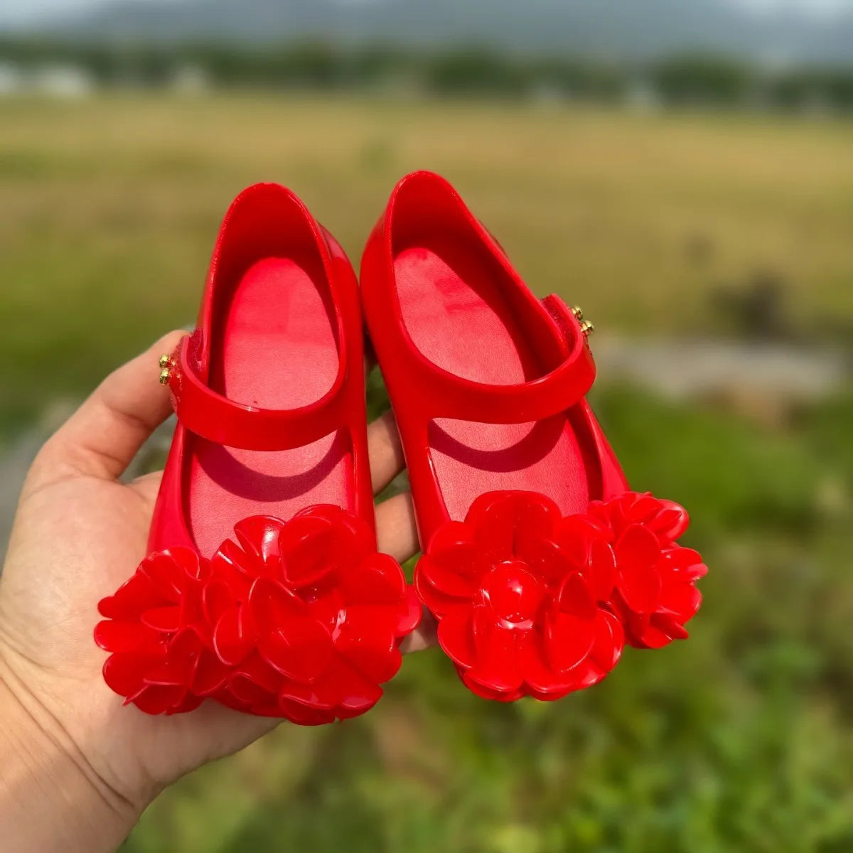 2025 New Style Girls Princess Fashion sandal Children's Jelly Shoes Summer Kids Camellia Single Comfortable Beach shoes HMI149