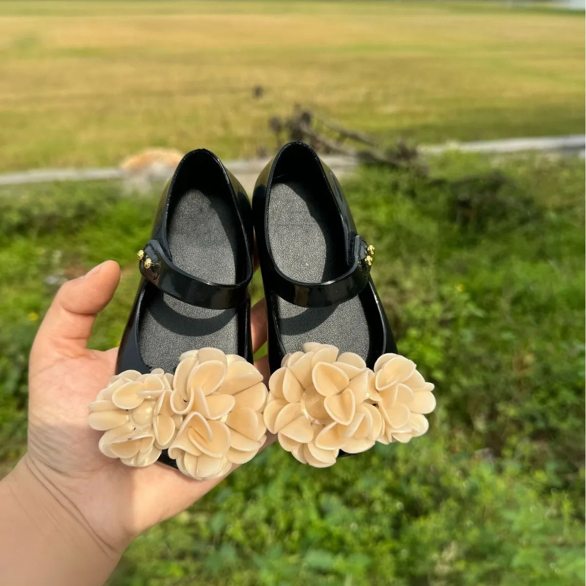 2025 New Style Girls Princess Fashion sandal Children's Jelly Shoes Summer Kids Camellia Single Comfortable Beach shoes HMI149
