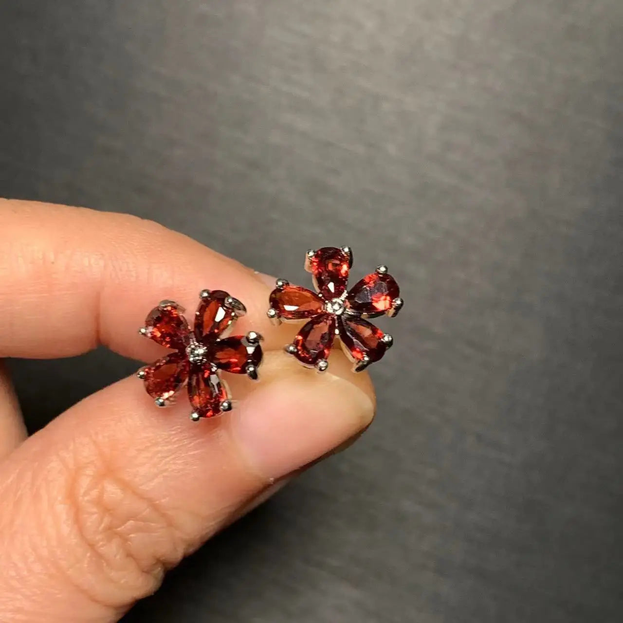 Natural Garnet 925 Sterling Silver Stud Earrings For Women Jewelry Gift Simple Jewelry CUTE Flower