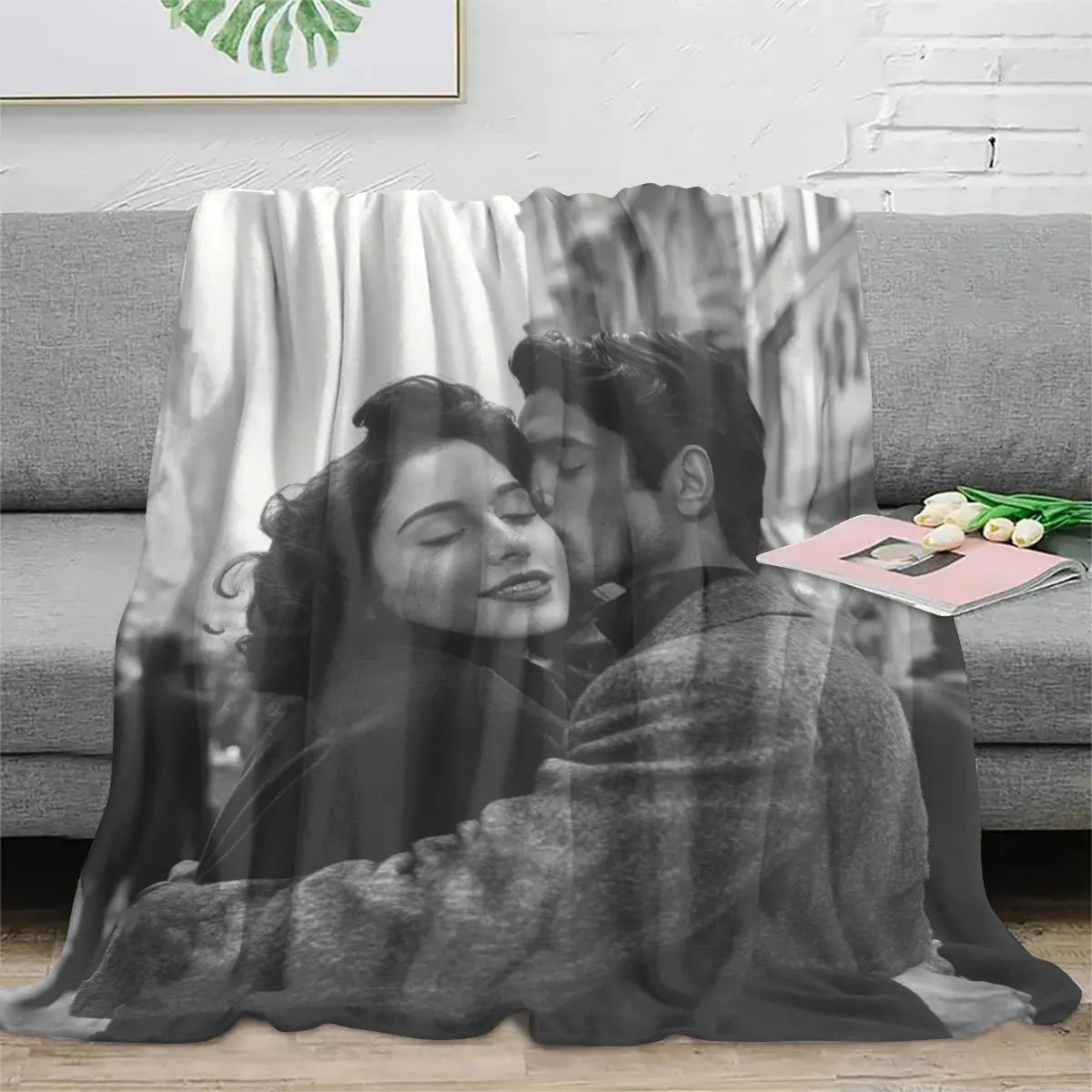 1 Piece of Custom DIY Personalized Photo Blanket for Your Loved One - Flannel Blanket with Personalized Photo, Soft and Warm, Suitable for Sofa, Bed, Office, Car, and Outdoor Travel - a Gift for Men and Women Suitable for All Seasons