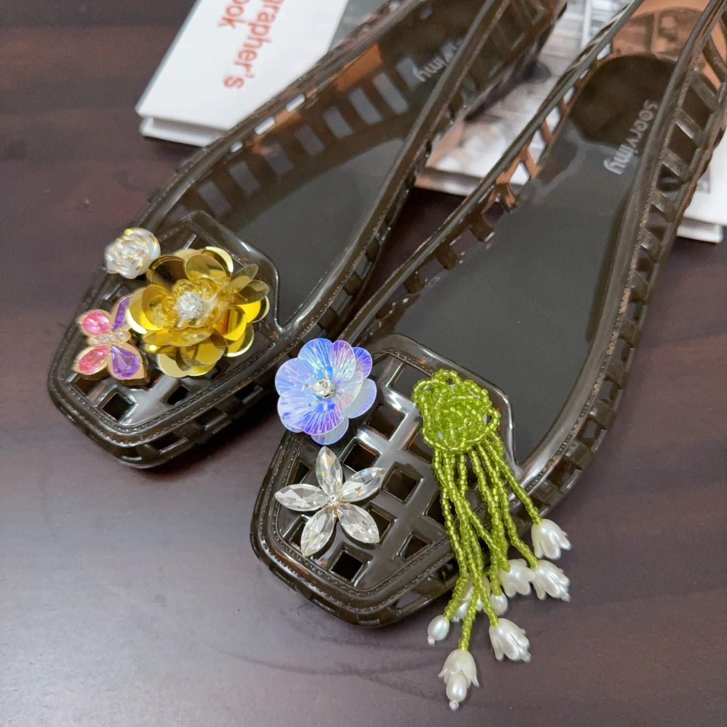 2026 women's new crystal shoes pearl jelly shoes, summer cute girls' crystal sandals, outdoor versatile slippers