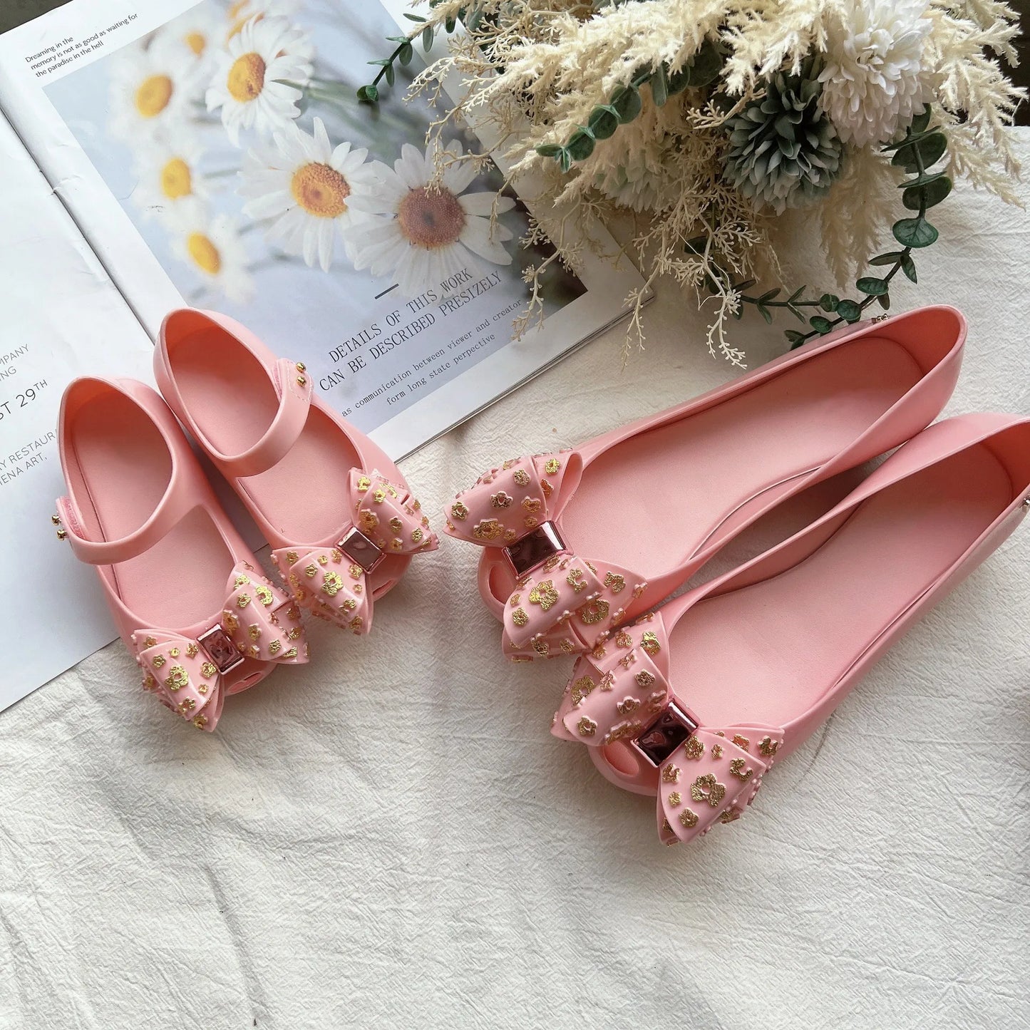 Newest Hot Style Girl Classical Jelly Shoes Princess Mommy & Me Summer Sandals PVC Bowknot Children Beach Shoes HMI087