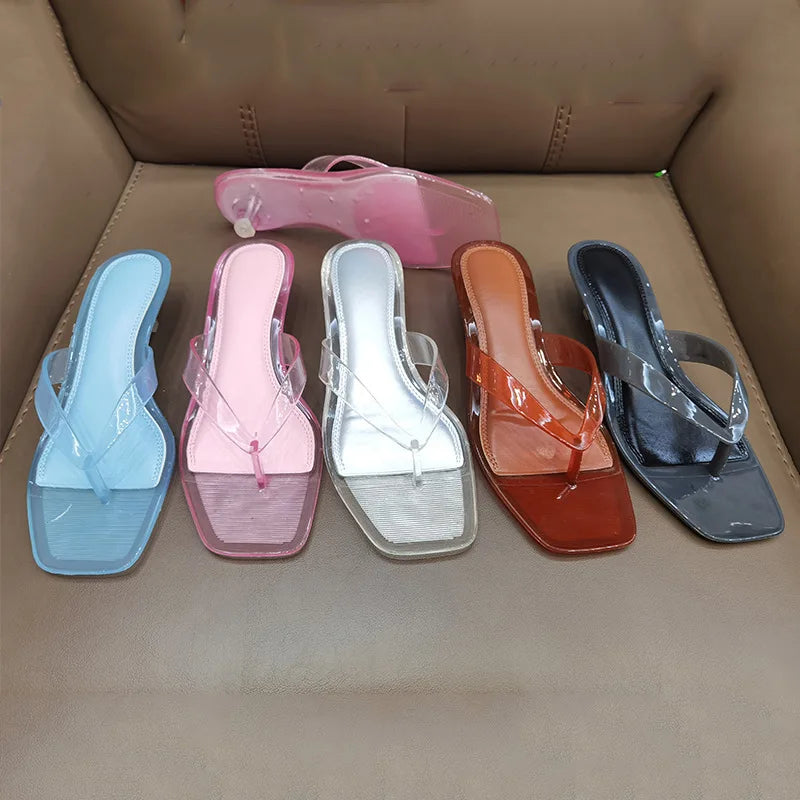 New Women's Jelly Slippers Summer 2026 Ladiies Outdoor Versatile Fashion Beach Sandals Low Heeled Crystal Flip Flops 36-41