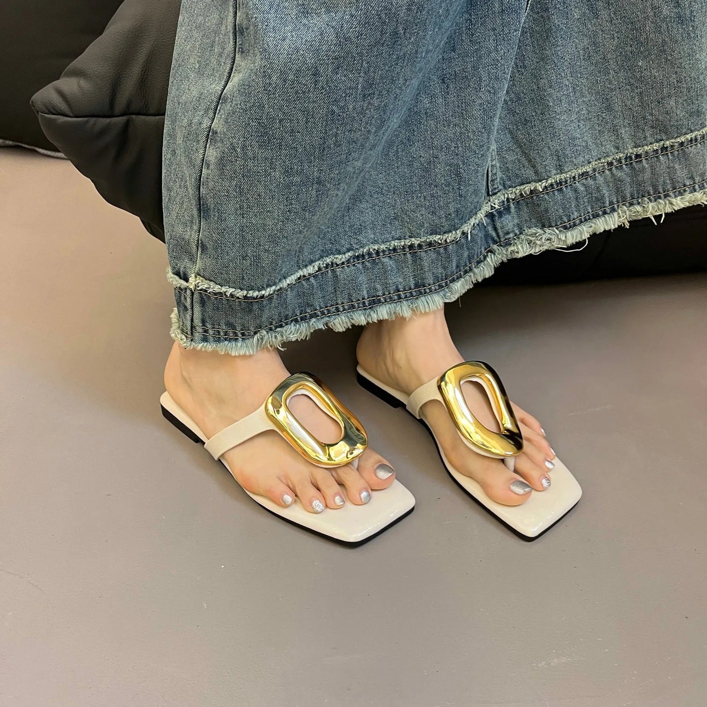Women's Summer Square Toe Open Toe Flip-Flops Slipper Outdoor Versatile Toe Clip Casual Flat Metal Buckle Niche Sandals