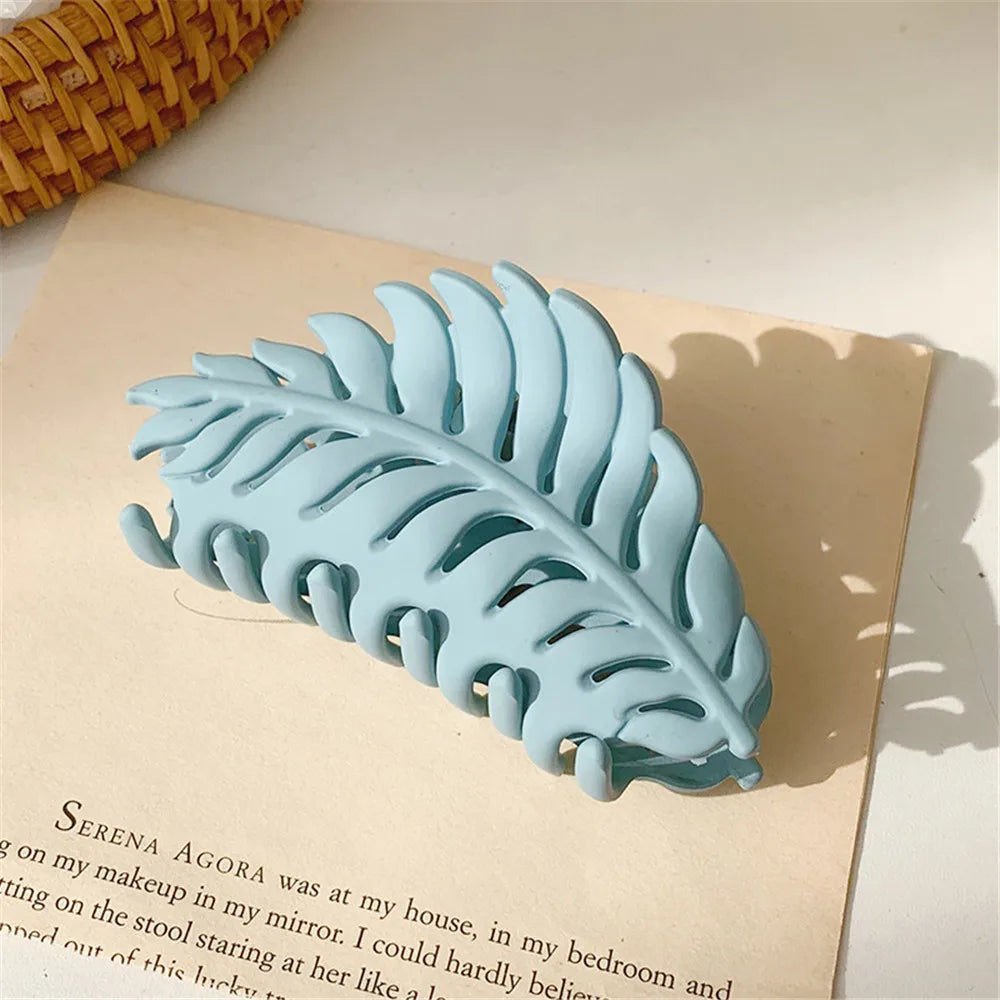 Matte Leaf Shape SolidColor Hair Claw for Women Frosted Grab Clip Bun Hair Accessories Styling Tool Ins Simple All-Match Hairpin