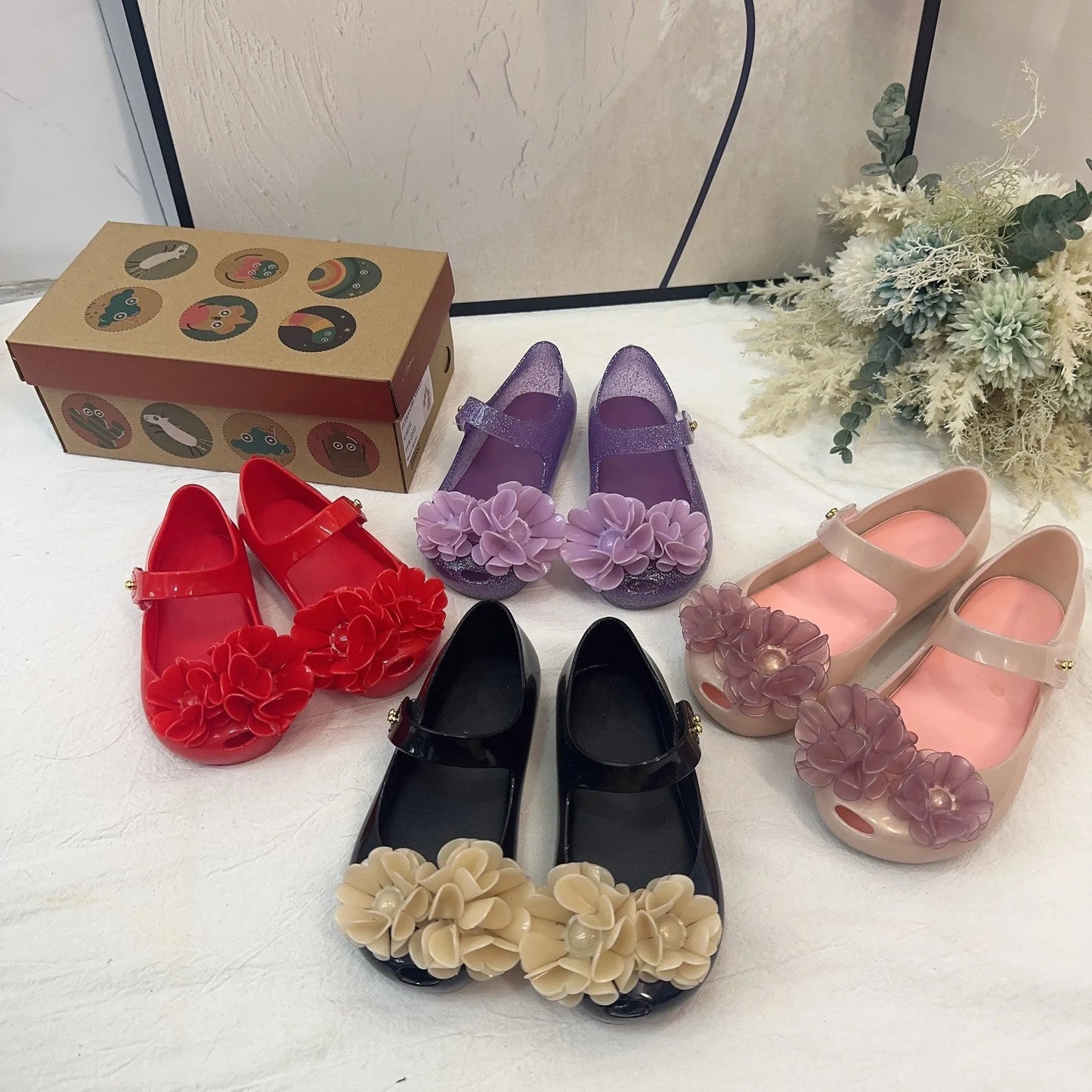 2025 New Style Girls Princess Fashion sandal Children's Jelly Shoes Summer Kids Camellia Single Comfortable Beach shoes HMI149