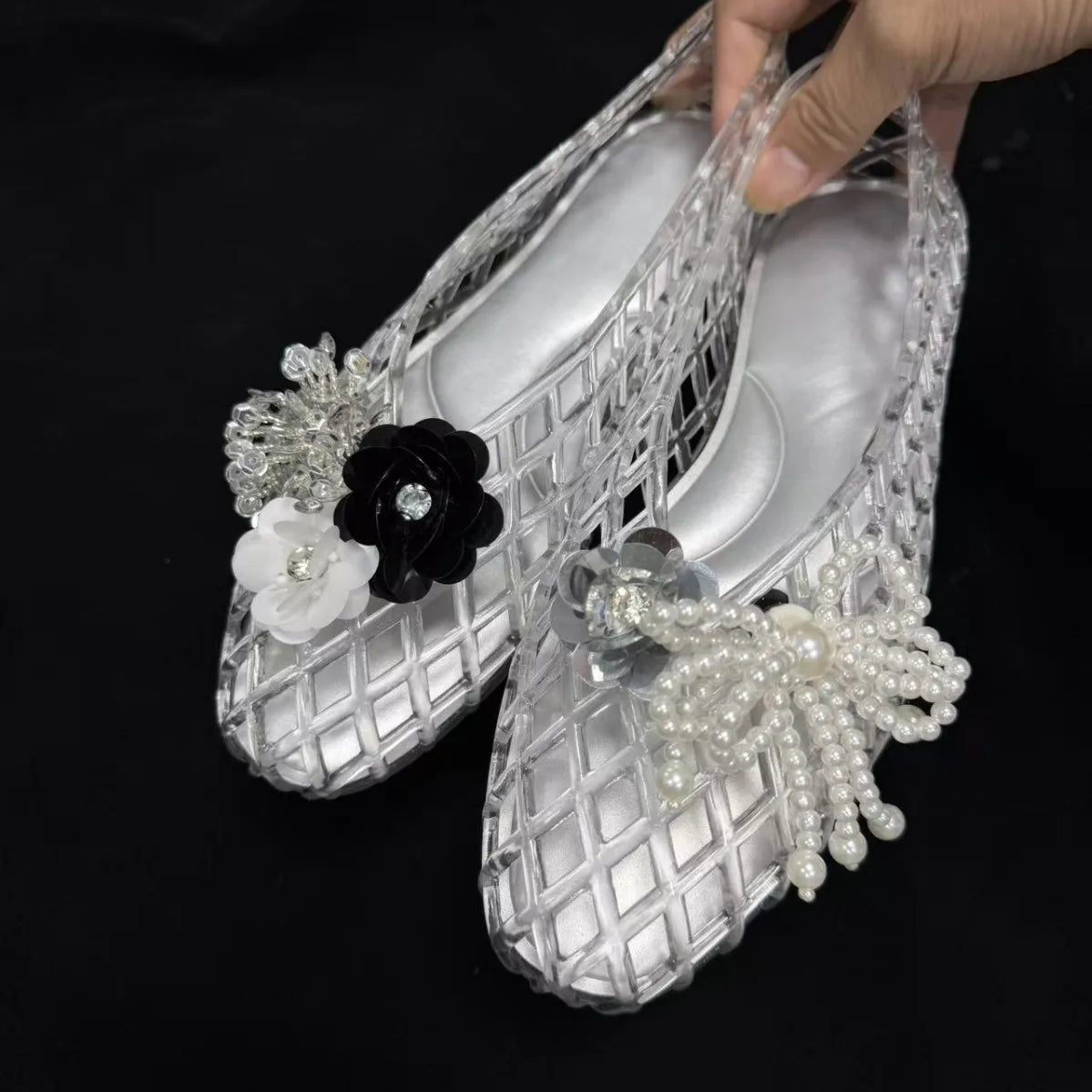 Women's Colorful Hollow Grid Flat Sandals Summer Ladies Flat Jelly Shoe DIY Non-slip Vacation Beach Shoes with Shoes Accessories