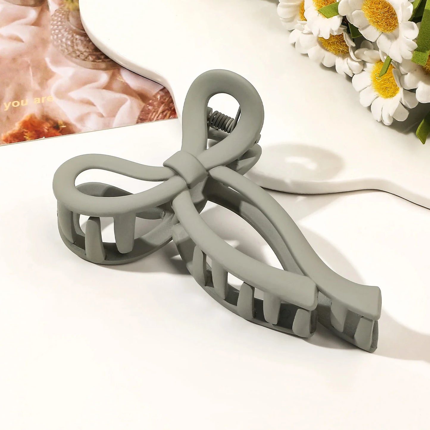 Matte Bow Large Hair Claw Crab for Women Acrylic Bowknot Hair Clips Hairpins Girls Barrettes Headbands Ponytail Hair Accessories