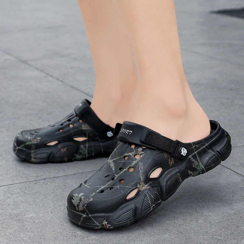 Men Camouflage Print Clogs Non-slip Breathable Garden Shoes Adjustable Strap Beach Sandals Outdoor Water Shoes Casual Slippers