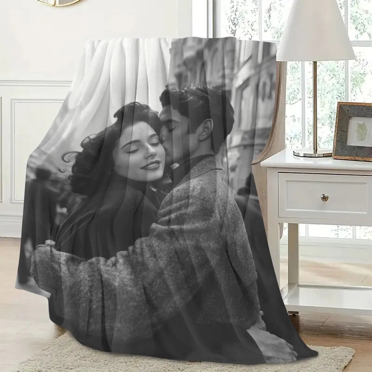 1 Piece of Custom DIY Personalized Photo Blanket for Your Loved One - Flannel Blanket with Personalized Photo, Soft and Warm, Suitable for Sofa, Bed, Office, Car, and Outdoor Travel - a Gift for Men and Women Suitable for All Seasons