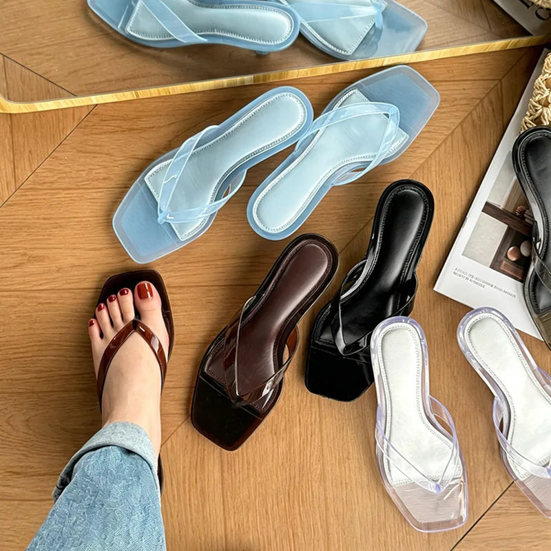 New Women's Jelly Slippers Summer 2026 Ladiies Outdoor Versatile Fashion Beach Sandals Low Heeled Crystal Flip Flops 36-41