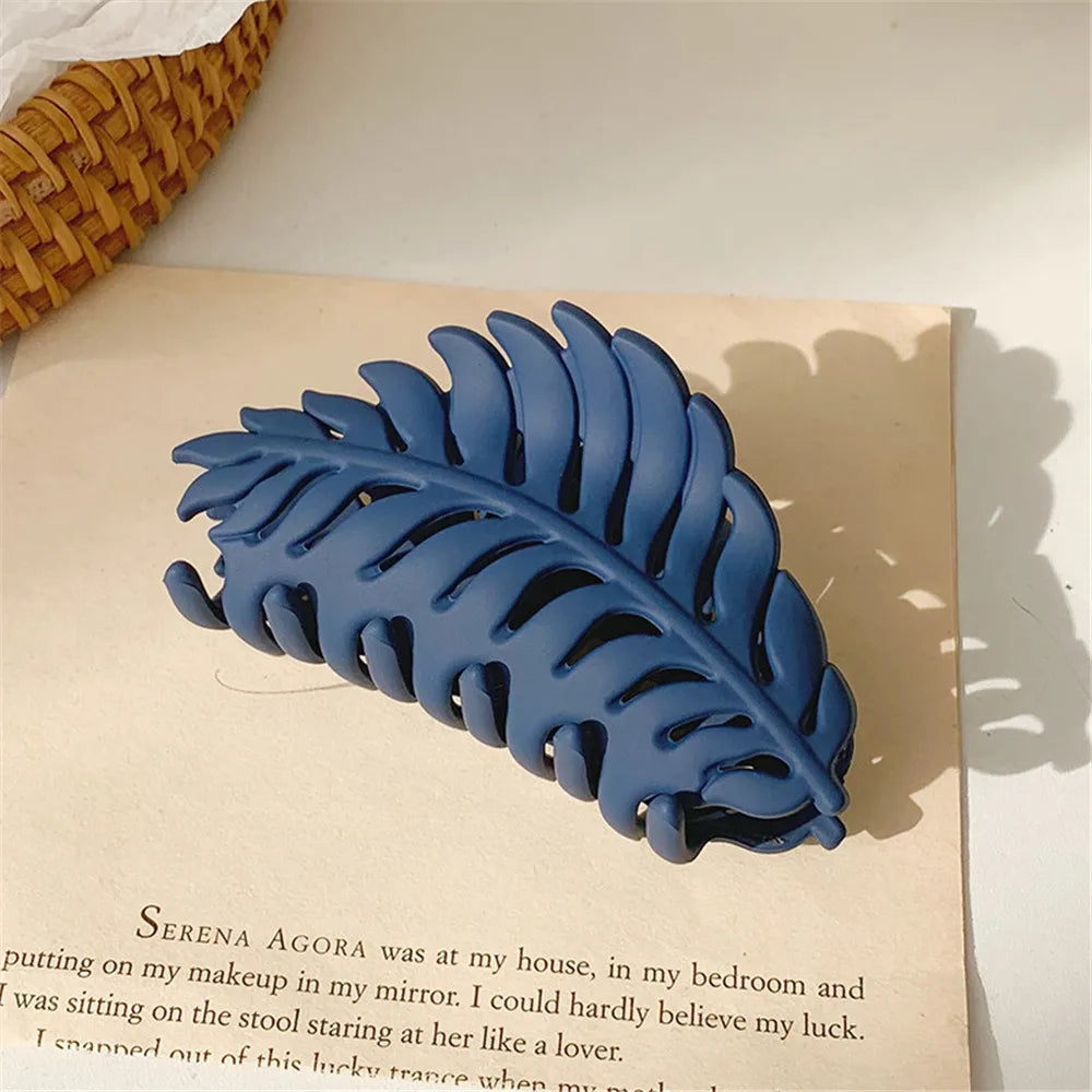 Matte Leaf Shape SolidColor Hair Claw for Women Frosted Grab Clip Bun Hair Accessories Styling Tool Ins Simple All-Match Hairpin