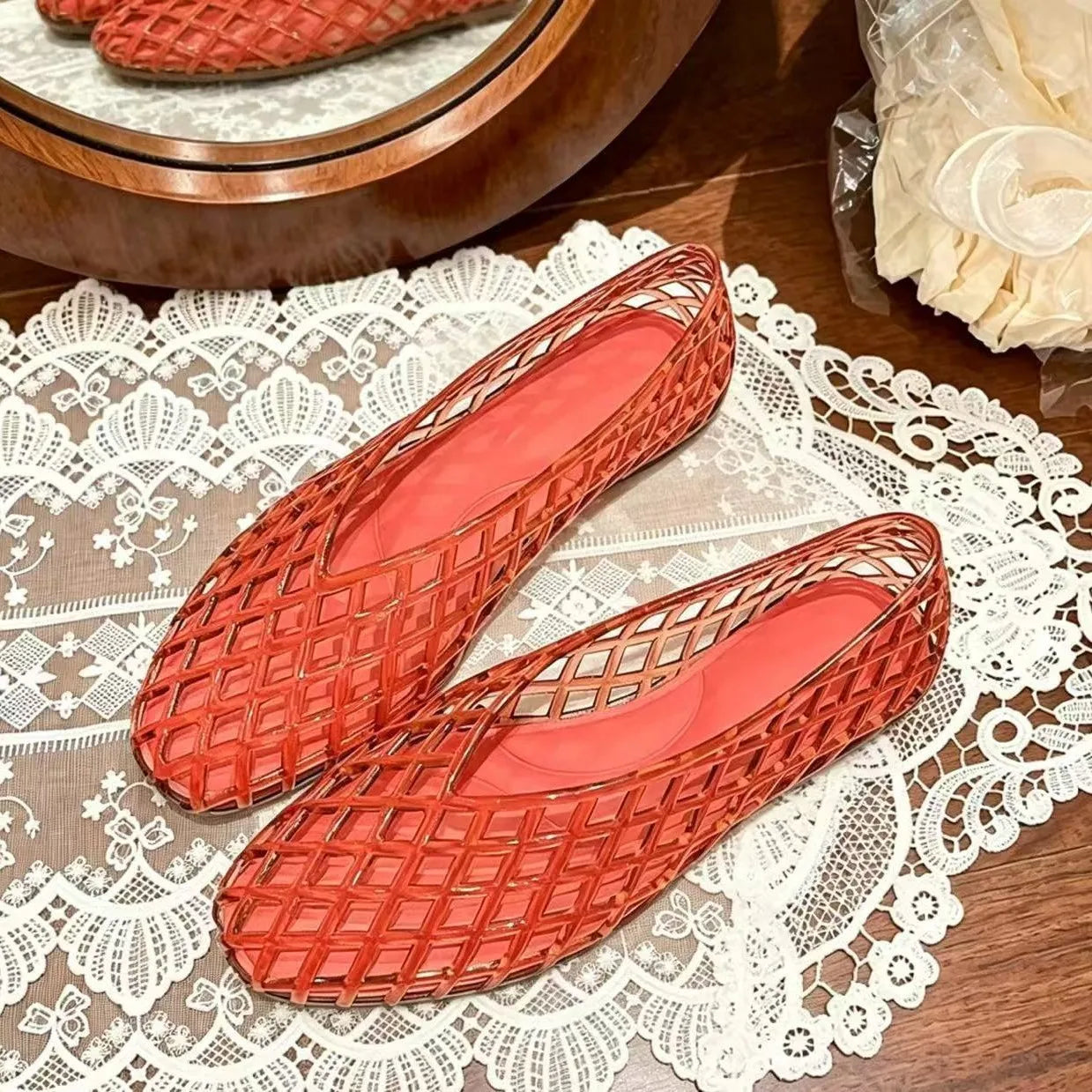 Women's Colorful Hollow Grid Flat Sandals Summer Ladies Flat Jelly Shoe DIY Non-slip Vacation Beach Shoes with Shoes Accessories