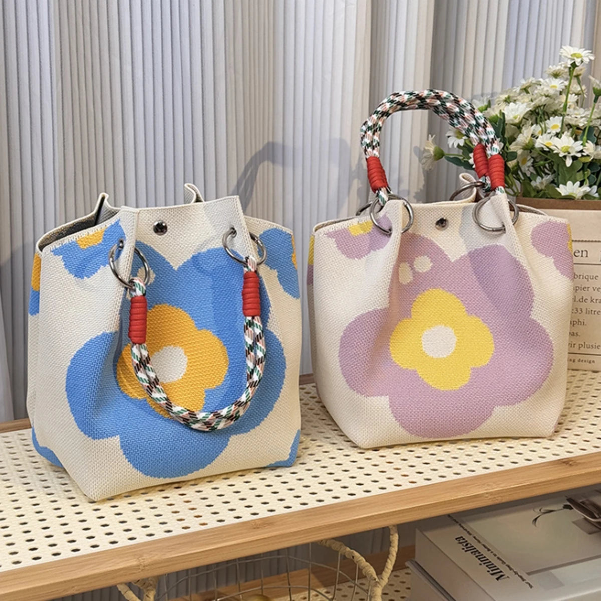This multi-color knitted retro bucket handbag is simple and color-blocked, versatile and easy to carry with you
