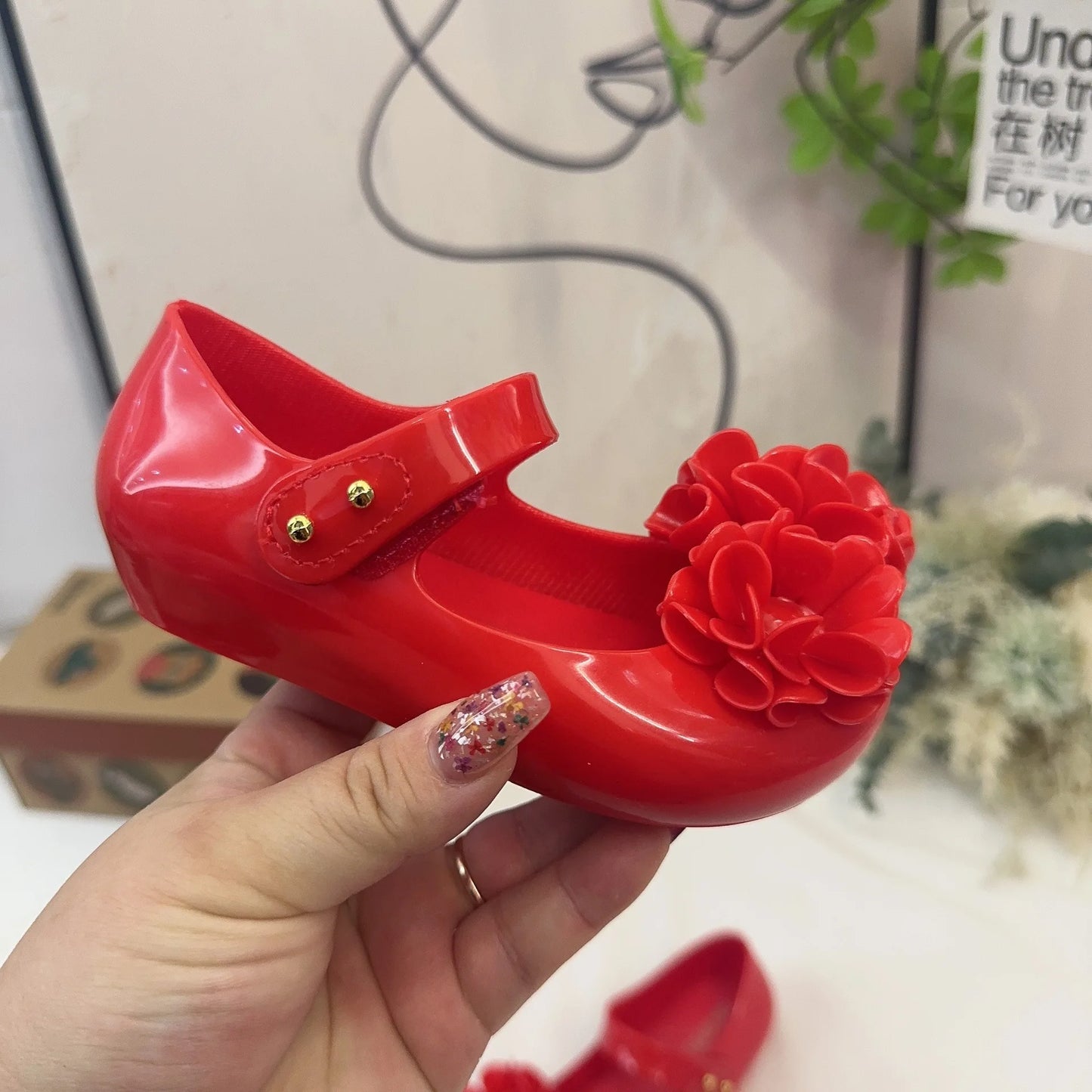 2025 New Style Girls Princess Fashion sandal Children's Jelly Shoes Summer Kids Camellia Single Comfortable Beach shoes HMI149
