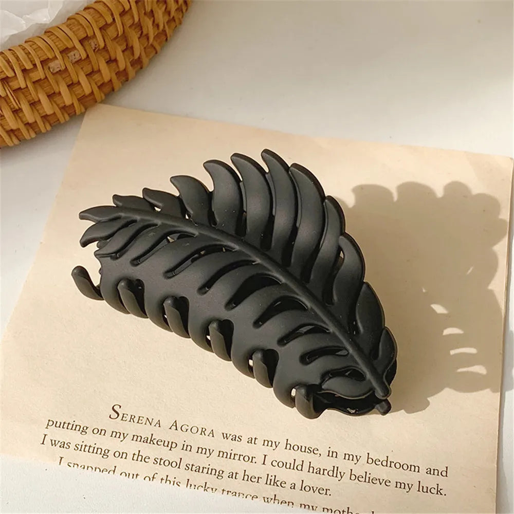 Matte Leaf Shape SolidColor Hair Claw for Women Frosted Grab Clip Bun Hair Accessories Styling Tool Ins Simple All-Match Hairpin