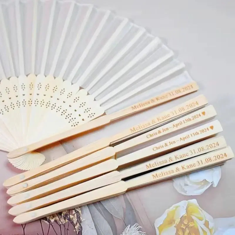 Personalized Custom White Silk Fans Bridal Shower Favors Wedding Hand Fans with Gift Bag for Party Accessory Guest Gifts