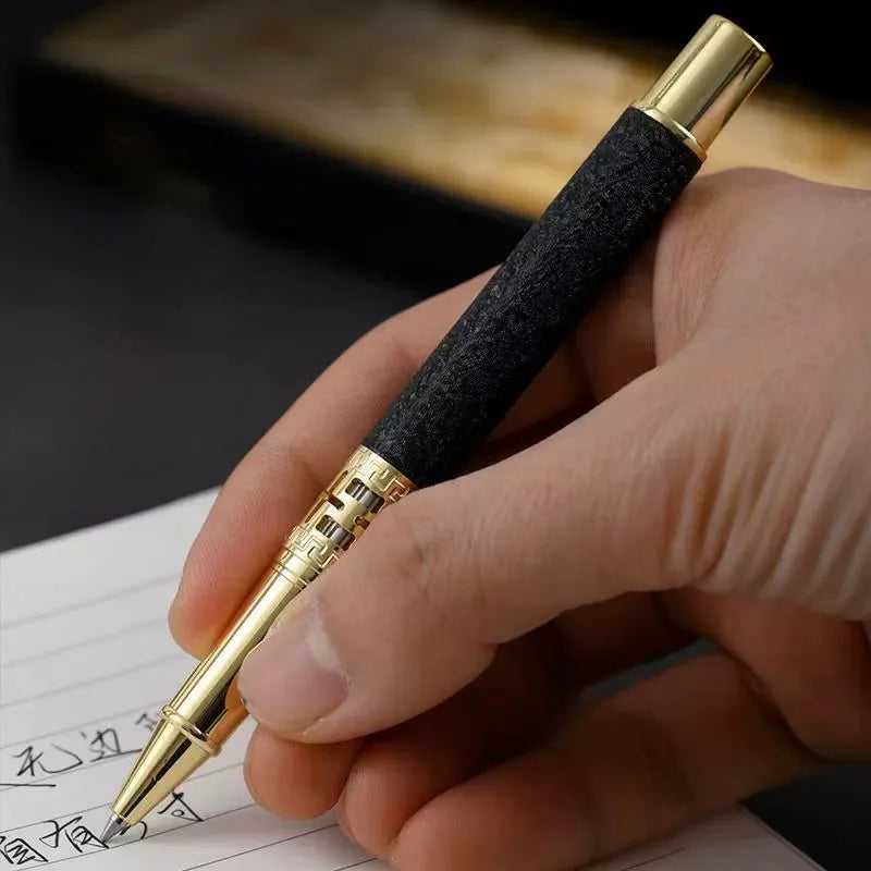 4pcs/set Elegant Golden Dragon Head Ballpoint Pen Golden/silvery/black 0.5mm Black Ink Metallic Pen for Business Teacher Gifts