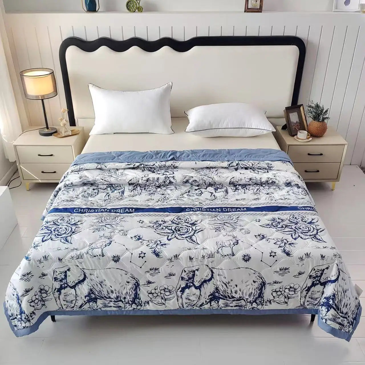 Elegant Printed Cooling Summer Quilt, Soft Washed Fabric Lightweight Quilted Comforter, Breathable Machine Washable Bed Blanket,