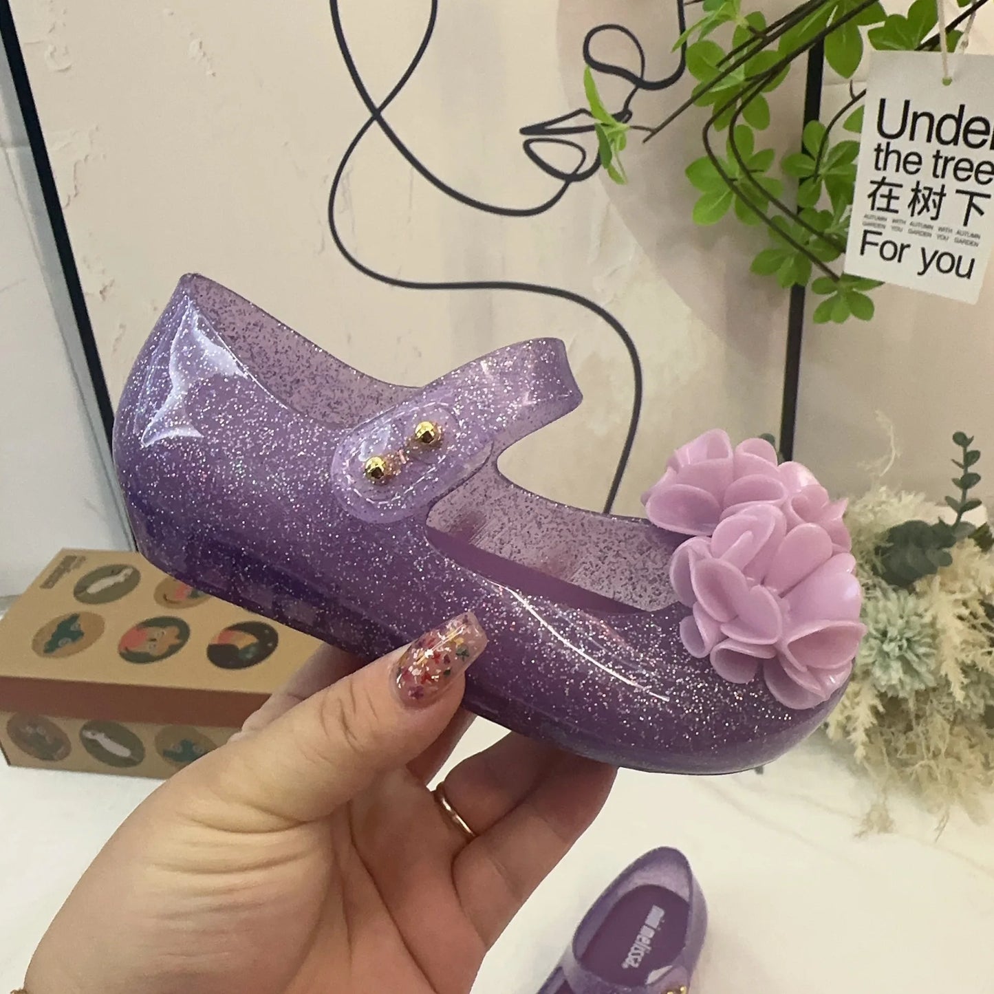 2025 New Style Girls Princess Fashion sandal Children's Jelly Shoes Summer Kids Camellia Single Comfortable Beach shoes HMI149