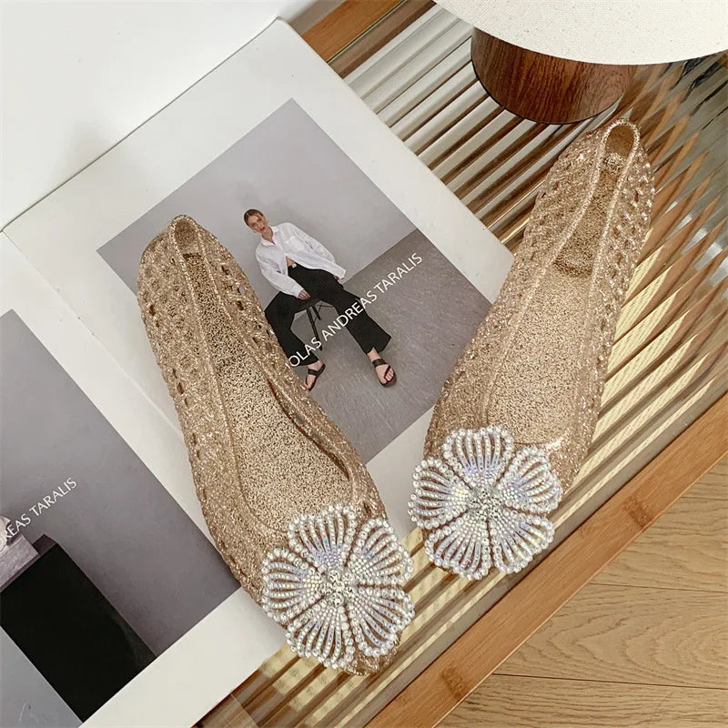 New Crystal Jelly Shoes Sparkling Diamond Flower Pointed Toe Sandals Women's Shallow Mouth Beach VacationTransparent Footwears