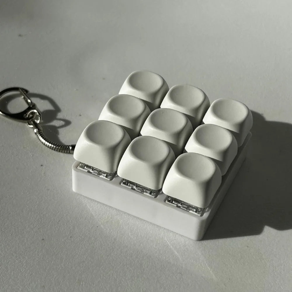 Relaxing DIY Keyboard Fidget Keychain Keycap Keys Button Finger Keyboard Cap 4/9Keys Relief Stress Clicker Toy Adult