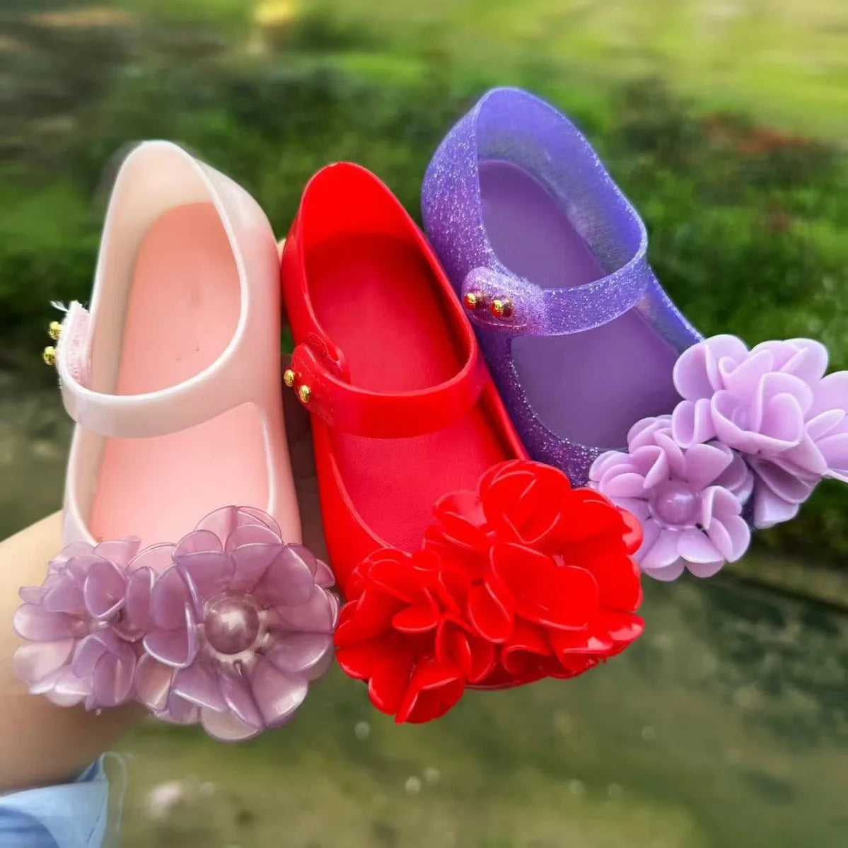 2025 New Style Girls Princess Fashion sandal Children's Jelly Shoes Summer Kids Camellia Single Comfortable Beach shoes HMI149