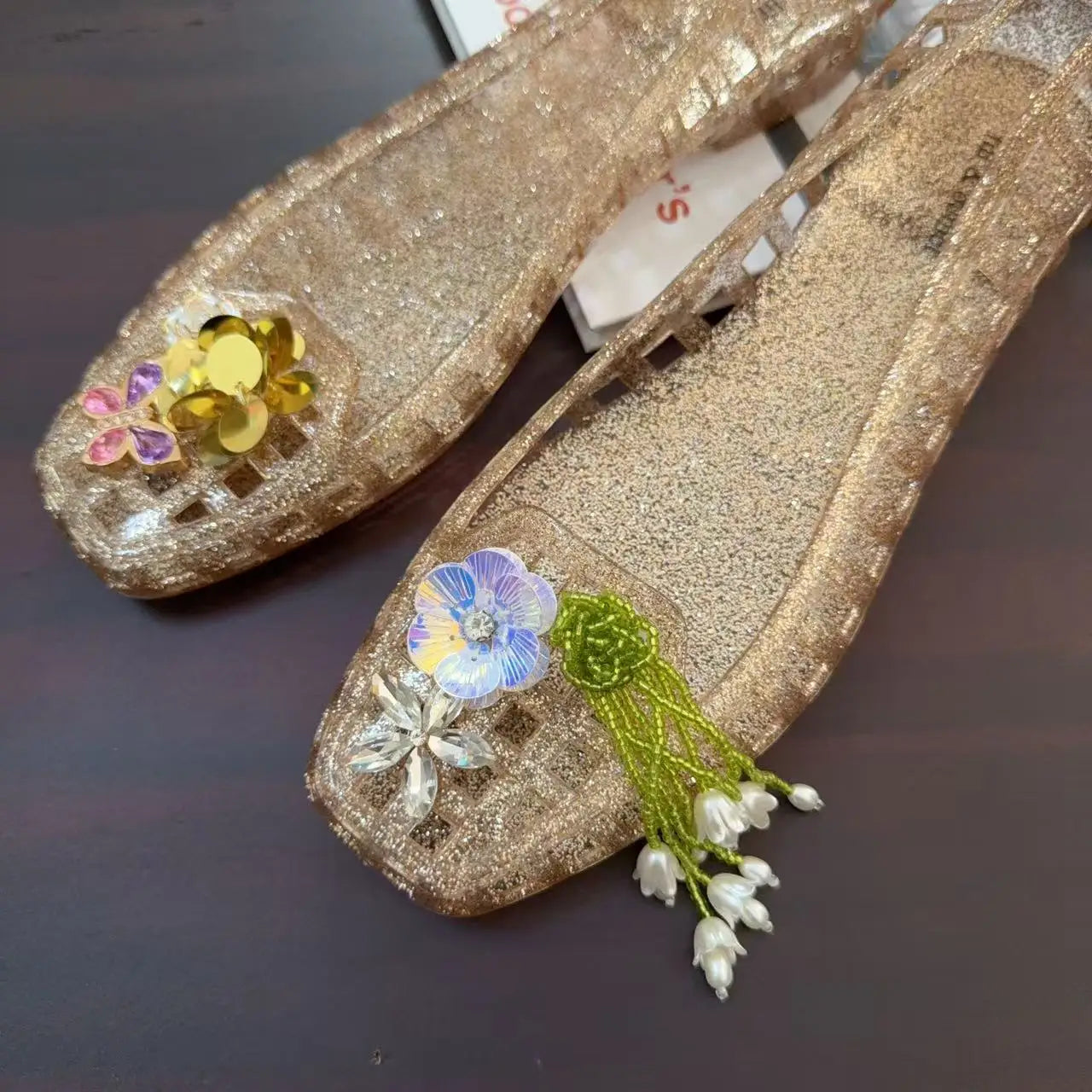 2026 women's new crystal shoes pearl jelly shoes, summer cute girls' crystal sandals, outdoor versatile slippers