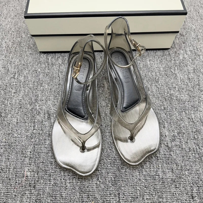 Summer Women's Low Heel Herringbone Sandals Vacation Style Crystal Jelly Beach Shoes Fashion Comfortable Buckle Flip Flops Shoe