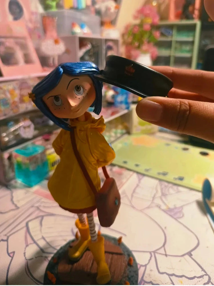 Coraline Jones Action Figure 20cm PVC Doll Yellow Raincoat with Black Cat Themed Collectible Model Toy Horror Movie Gifts