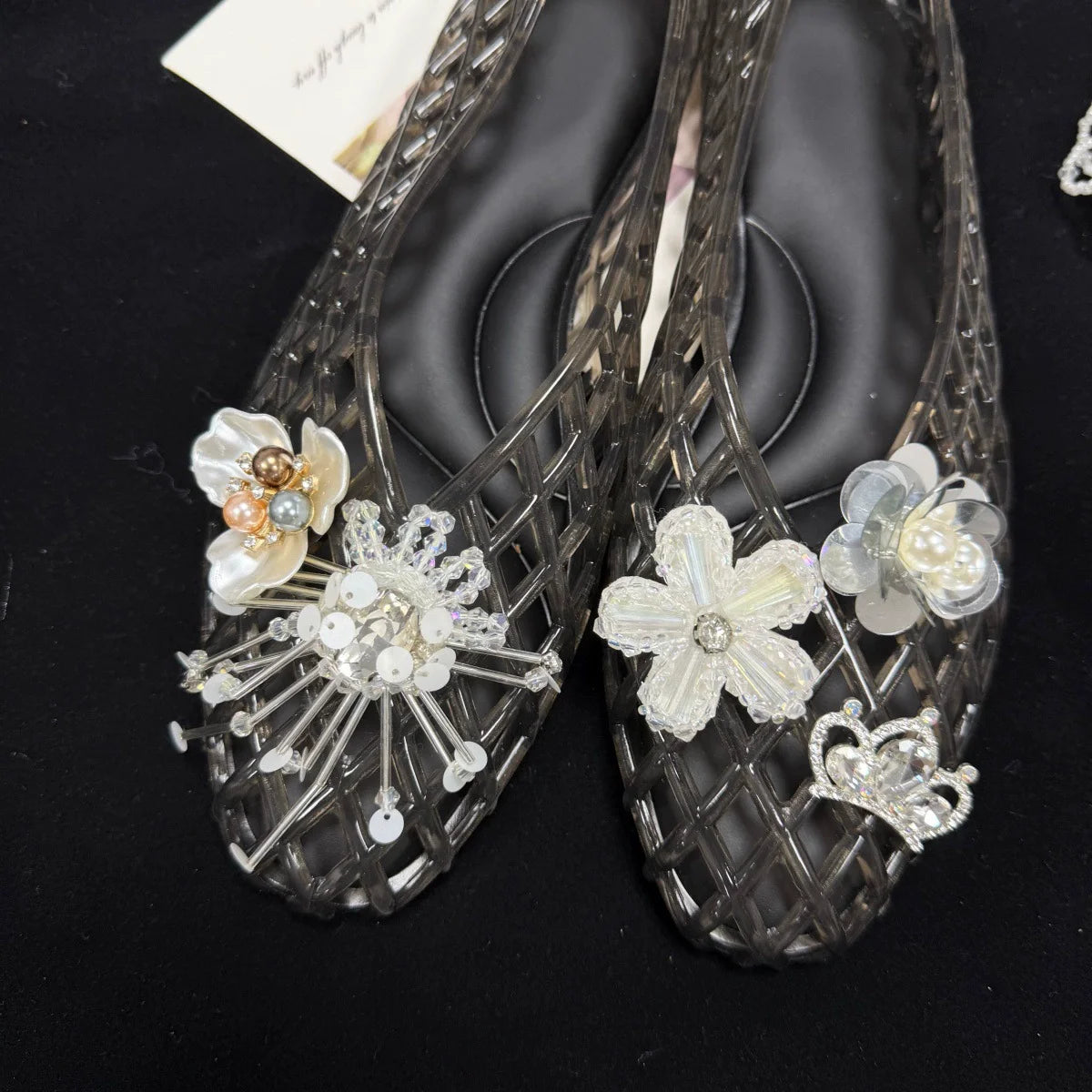 Women's Colorful Hollow Grid Flat Sandals Summer Ladies Flat Jelly Shoe DIY Non-slip Vacation Beach Shoes with Shoes Accessories