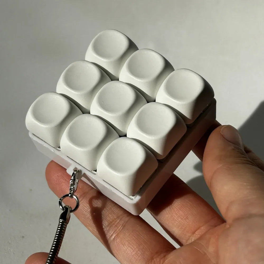 Relaxing DIY Keyboard Fidget Keychain Keycap Keys Button Finger Keyboard Cap 4/9Keys Relief Stress Clicker Toy Adult