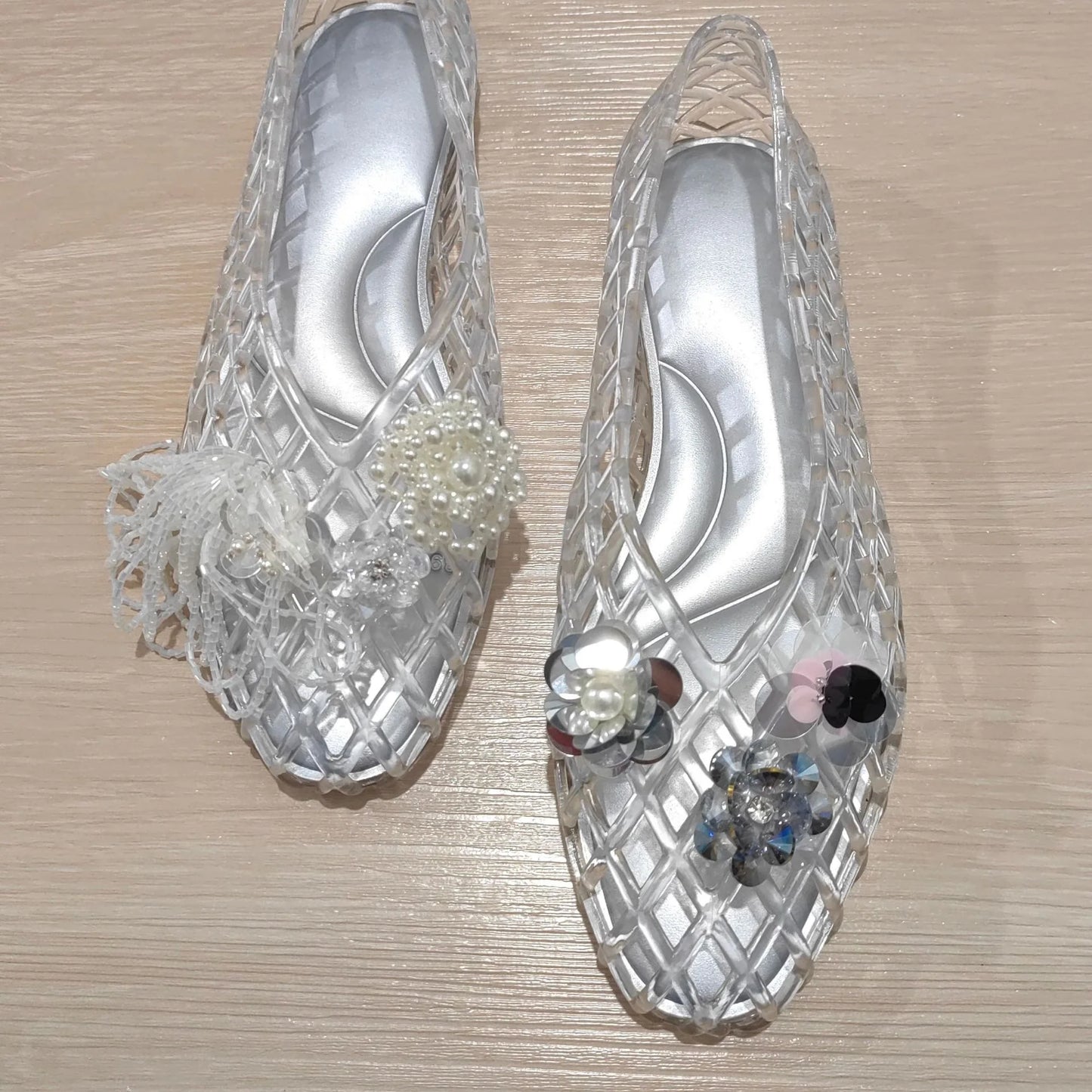 Women's Colorful Hollow Grid Flat Sandals Summer Ladies Flat Jelly Shoe DIY Non-slip Vacation Beach Shoes with Shoes Accessories